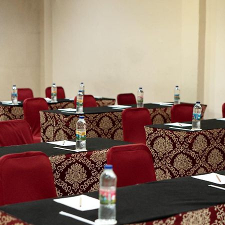 Hotel Indah Palace Джокякарта Екстериор снимка