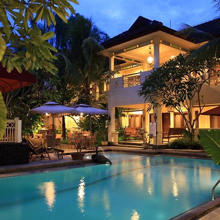 Hotel Indah Palace Джокякарта Екстериор снимка