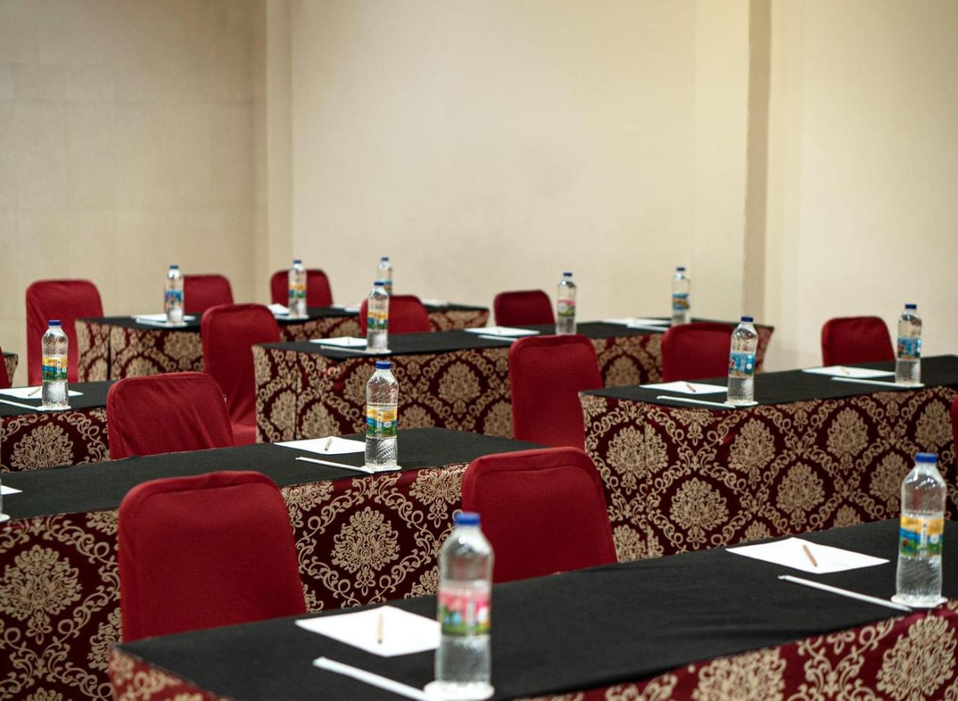 Hotel Indah Palace Джокякарта Екстериор снимка