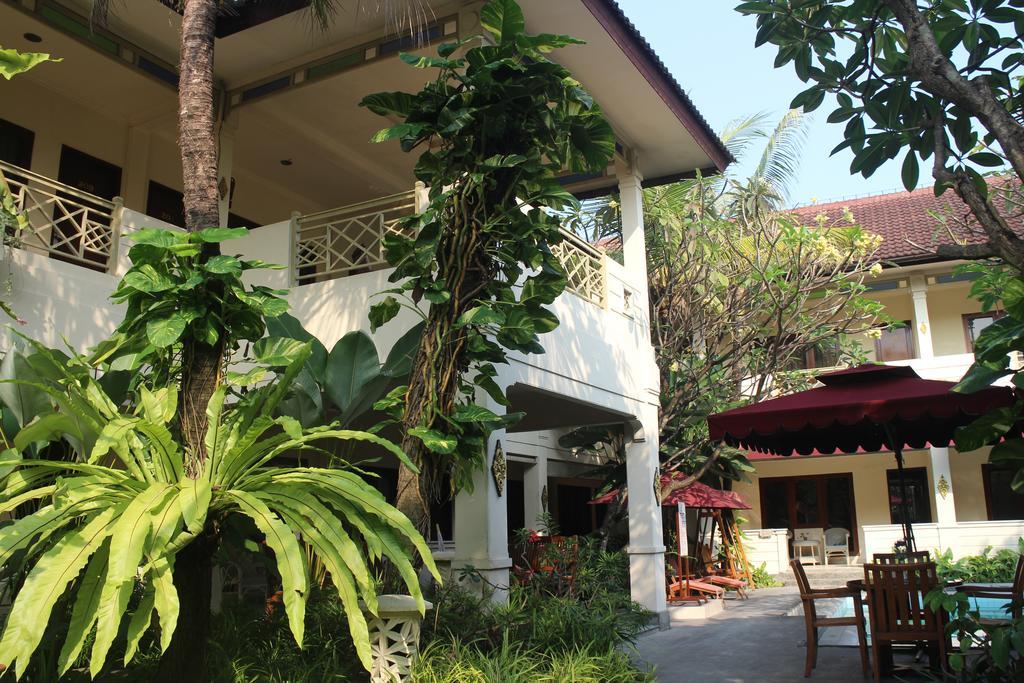 Hotel Indah Palace Джокякарта Екстериор снимка