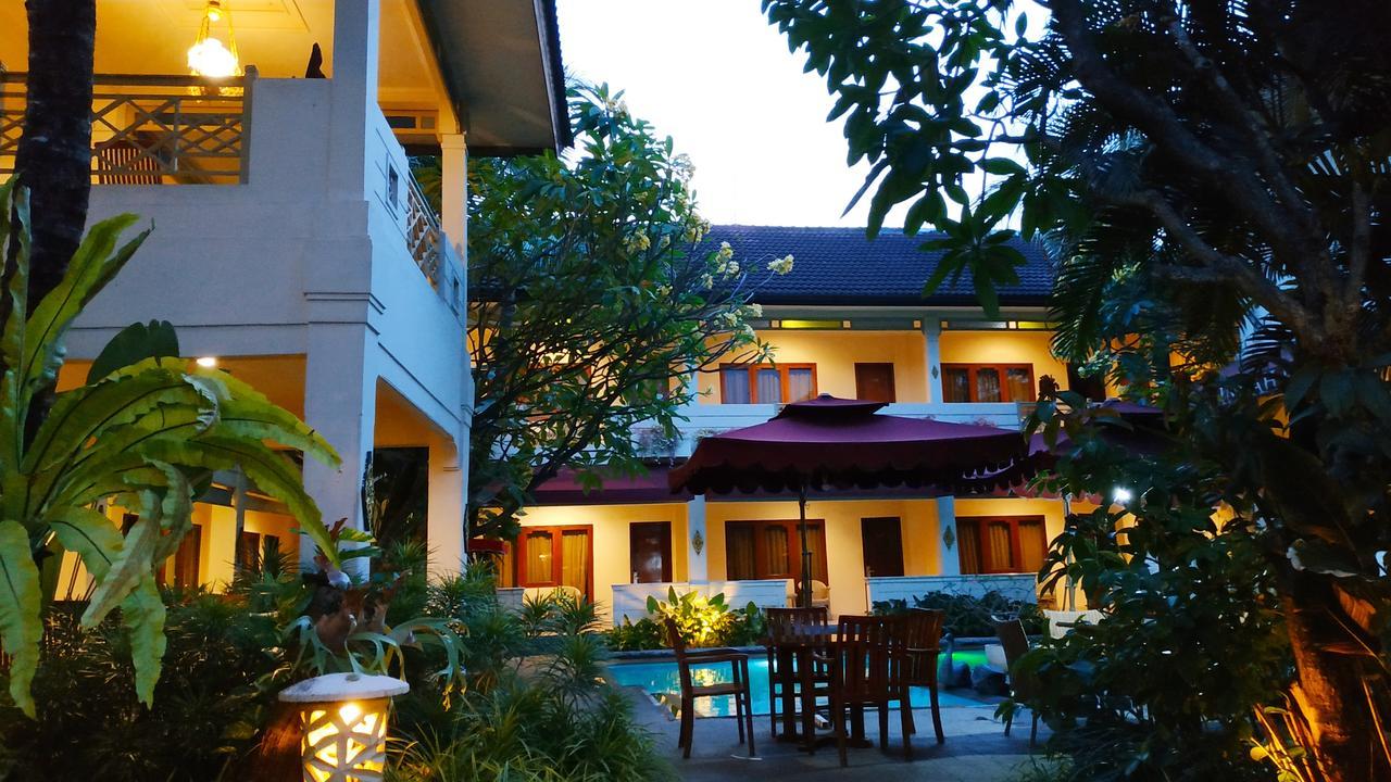 Hotel Indah Palace Джокякарта Екстериор снимка