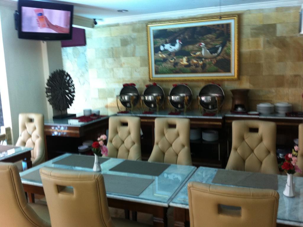 Hotel Indah Palace Джокякарта Екстериор снимка