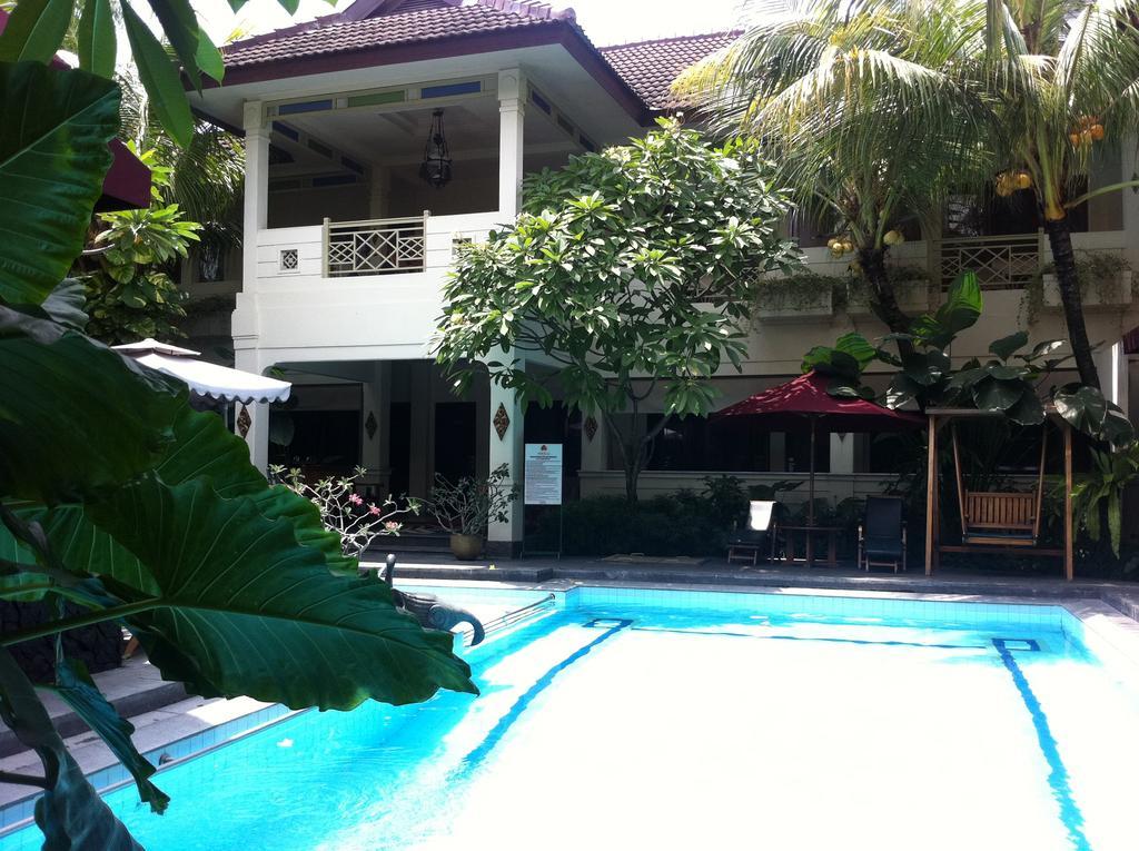 Hotel Indah Palace Джокякарта Екстериор снимка
