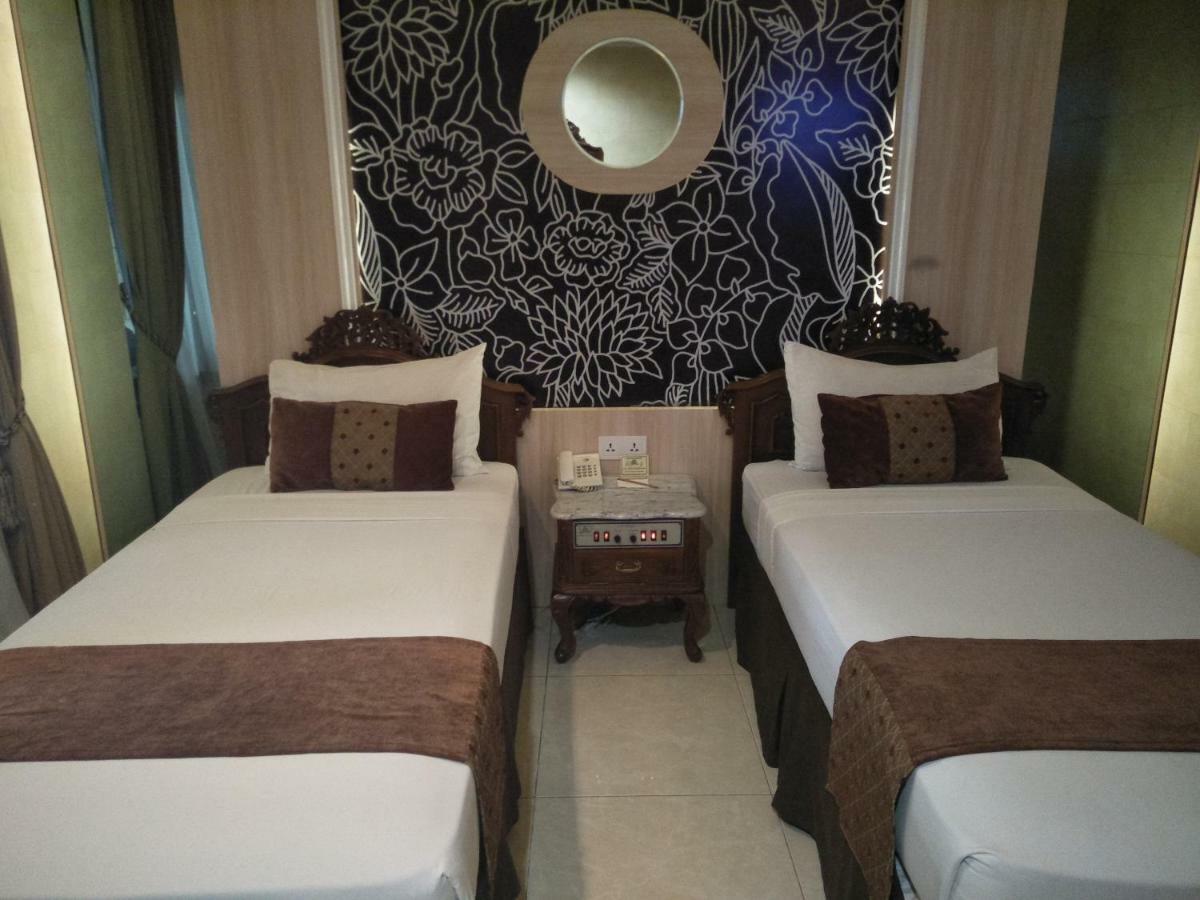 Hotel Indah Palace Джокякарта Екстериор снимка