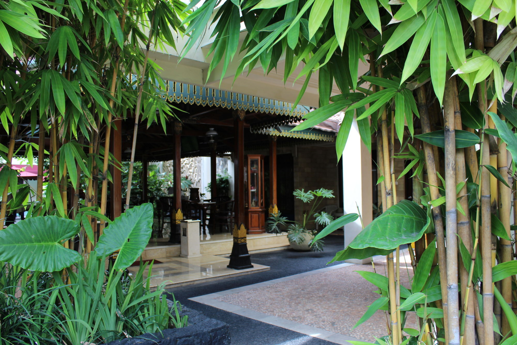 Hotel Indah Palace Джокякарта Екстериор снимка